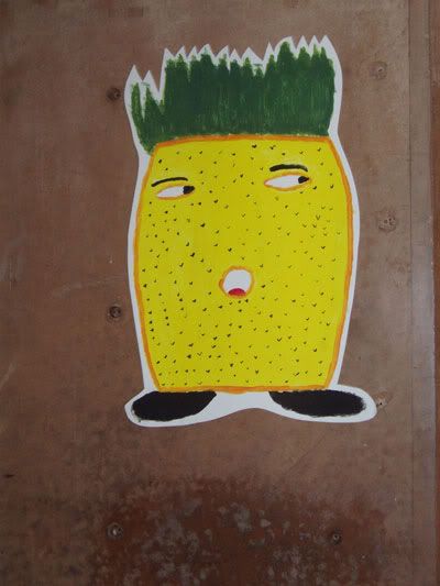 Oooo, shifty-eyed pineapple.