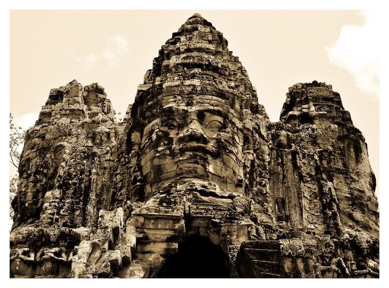 http://i11.photobucket.com/albums/a163/kalvinhui/AngkorWat3.jpg