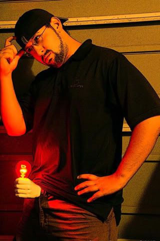http://i11.photobucket.com/albums/a165/Deuse/l_361745816511a919de2e81403fd87d-2.jpg