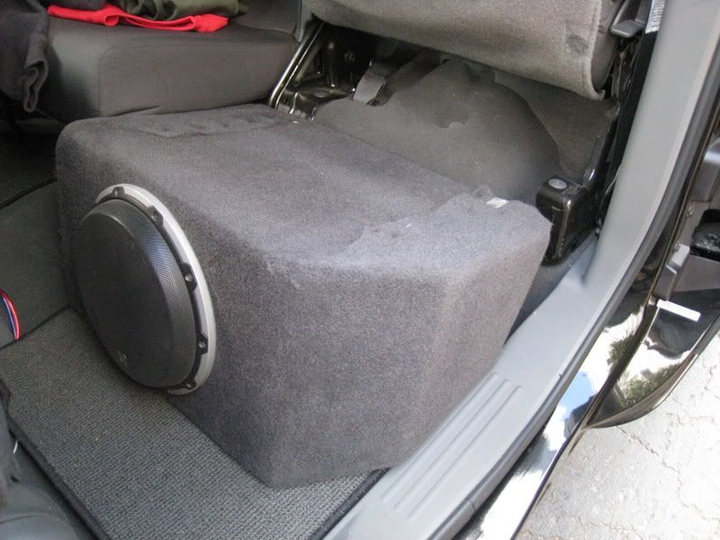 2009 Nissan titan subwoofer box #1