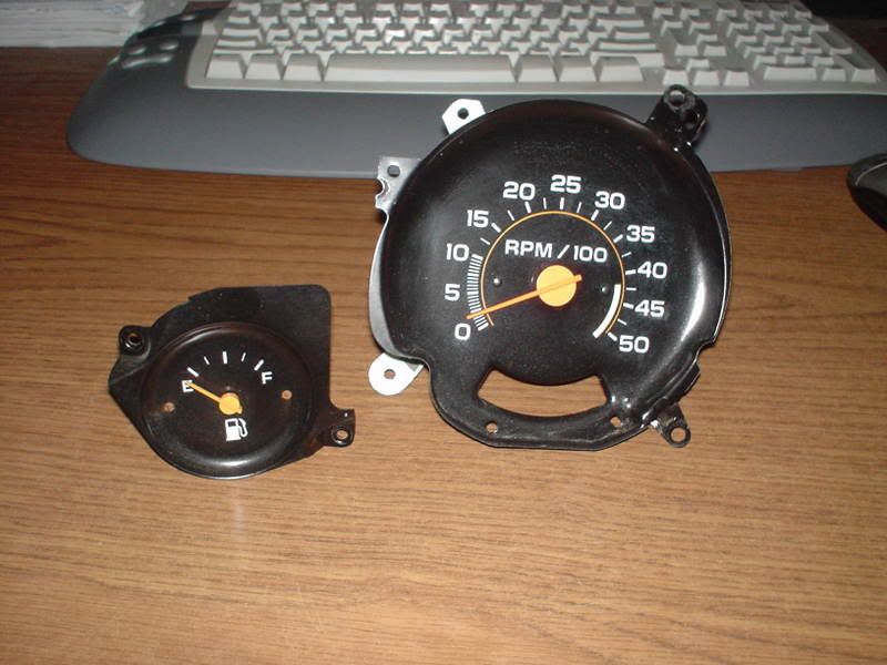 CHEVY factory TACh/fuel gauge ,So Cal Pirate 4x4