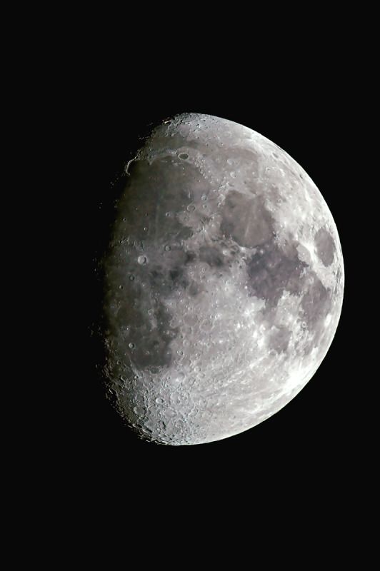 IMAGE: http://i11.photobucket.com/albums/a166/madas/moon_filtered1200.jpg