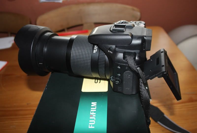 IMAGE: http://i11.photobucket.com/albums/a166/madas/s100fs.jpg