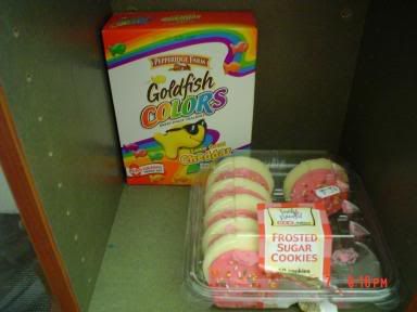 JT\'s cookies and my goldfish! thanks to morgan ;) photo college11.jpg