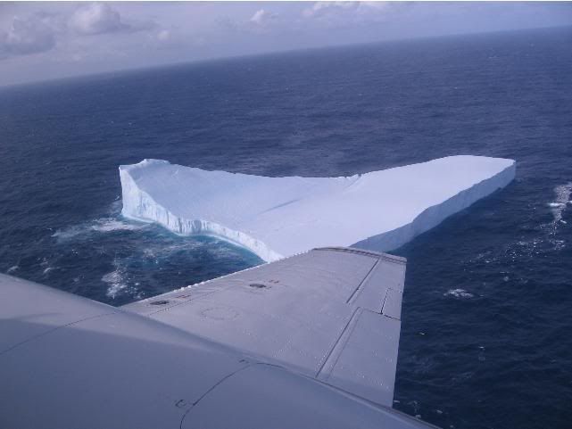 IMAGE(http://i11.photobucket.com/albums/a174/Deramise/Iceberg.jpg)