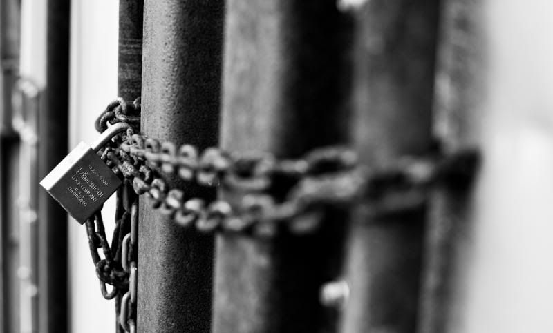 IMAGE: http://i11.photobucket.com/albums/a175/ninobrn99/chained_zpsf2ff2fbe.jpg