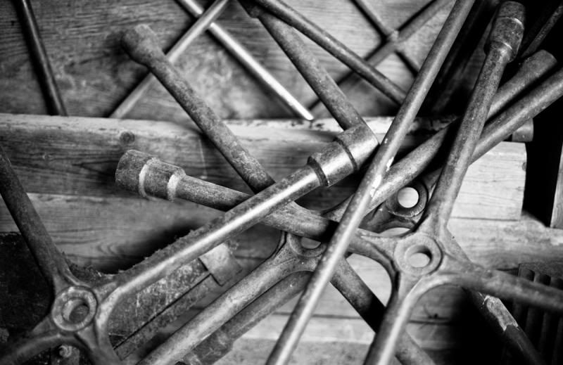 IMAGE: http://i11.photobucket.com/albums/a175/ninobrn99/tire_wrench_zps253a87bf.jpg