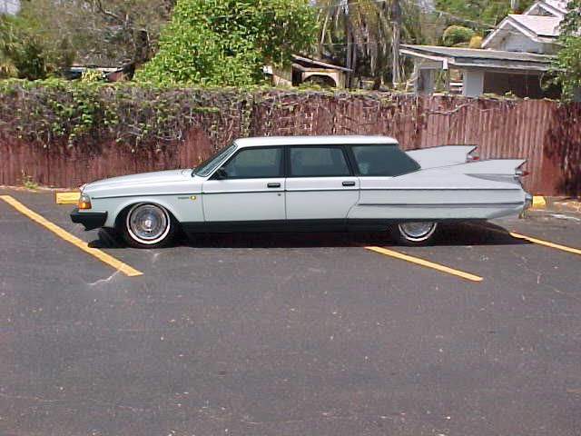 http://i11.photobucket.com/albums/a176/dannnneee/volvo240ochcadillac-59.jpg
