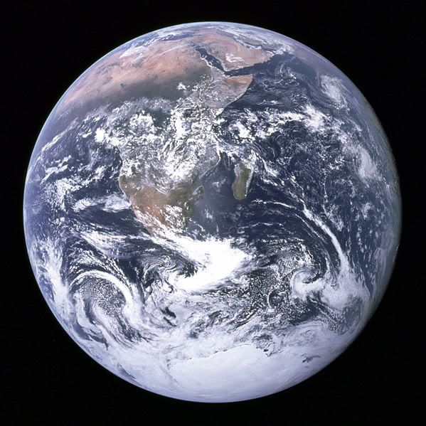 599px-The_Earth_seen_from_Apollo_17.jpg