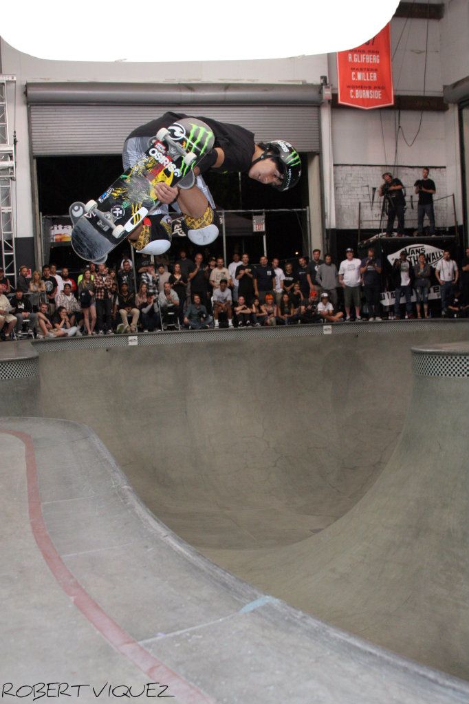 IMAGE: http://i11.photobucket.com/albums/a189/AGENT5150/SKATE%20PICS/phototshoot2-10-12114.jpg