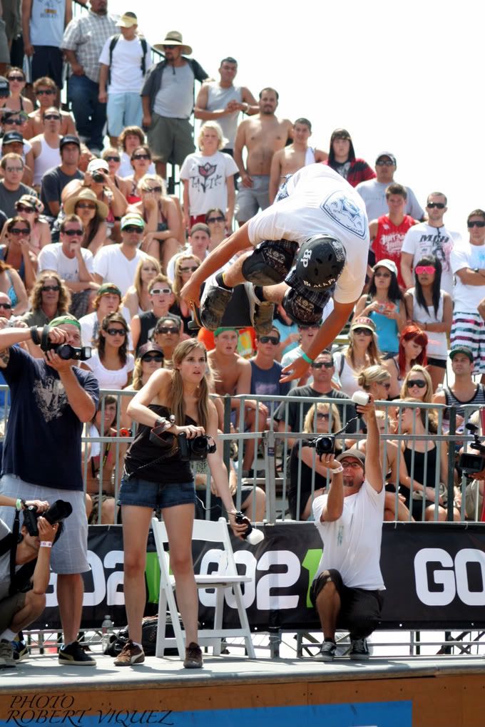 IMAGE: http://i11.photobucket.com/albums/a189/AGENT5150/SKATE%20PICS/soulBowl2008325.jpg