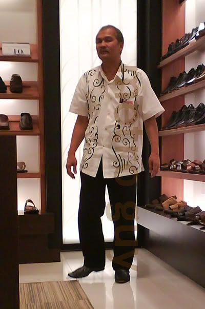 Papa's new shoes