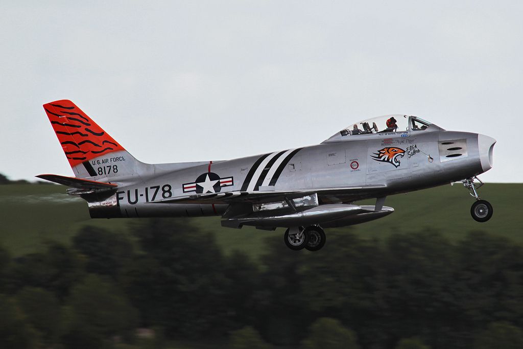 http://i11.photobucket.com/albums/a197/F86/airshow%202011/EH5G2224.jpg