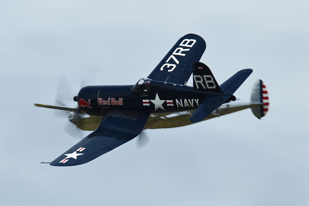 http://i11.photobucket.com/albums/a197/F86/airshow%202011/EH5G3637.jpg