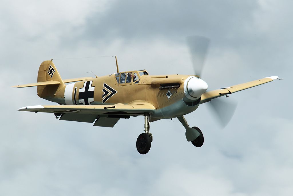 http://i11.photobucket.com/albums/a197/F86/airshow%202011/EH5G3805.jpg