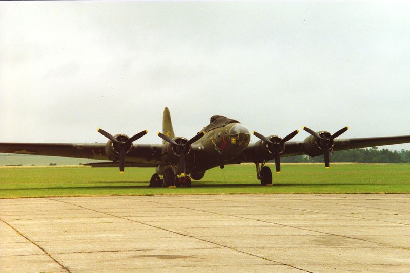http://i11.photobucket.com/albums/a197/F86/airshow%202011/Scan-110314-0002.jpg