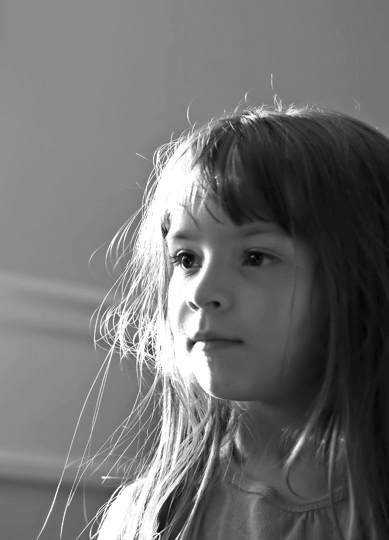 IMAGE: http://i11.photobucket.com/albums/a198/chaman3872/BWViviana.jpg