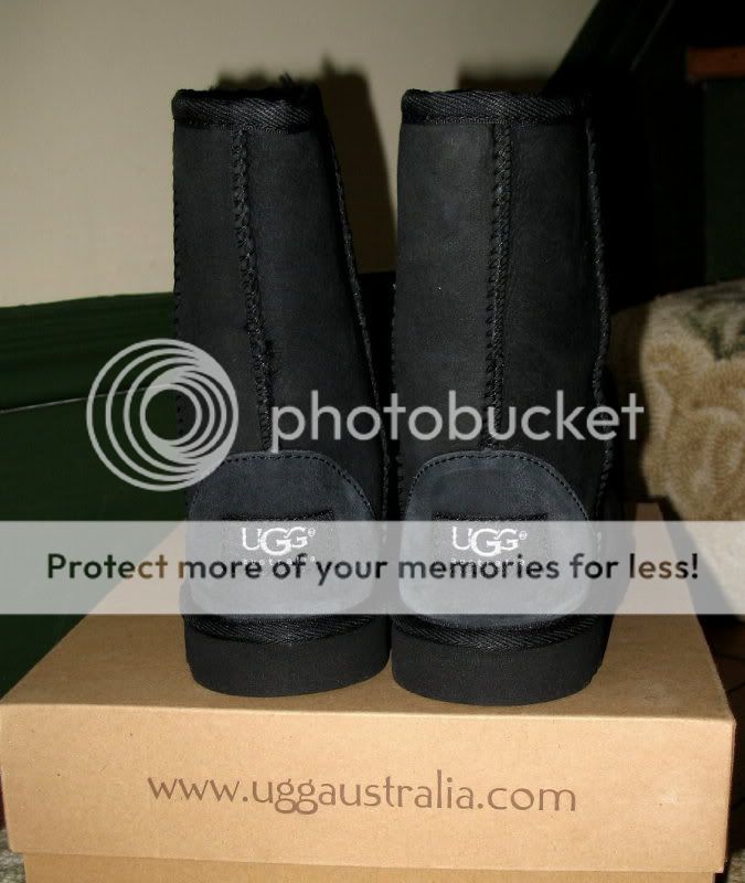 Genuine UGG Australia Classic SHORT boots KIDS Black US 13 new in box 