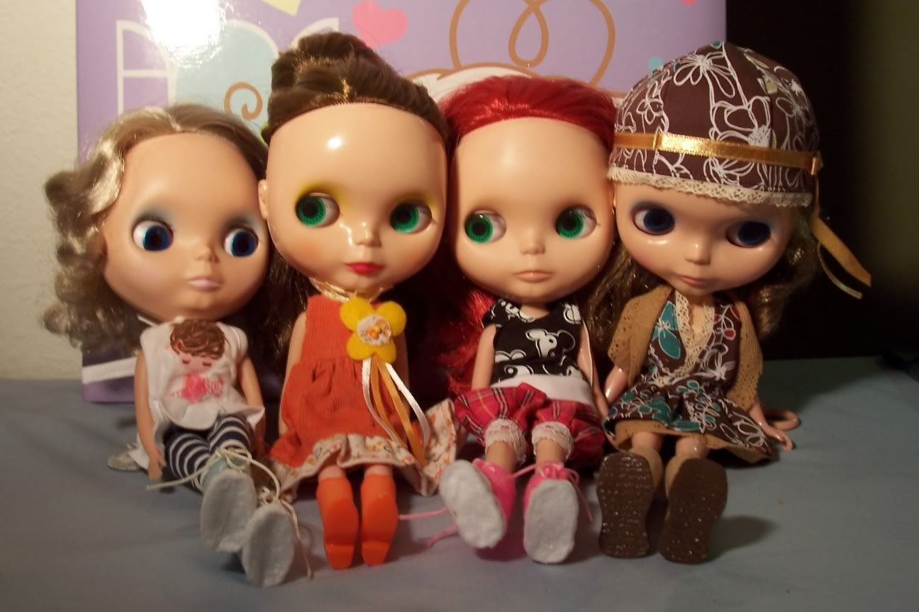 MaMa: sorry girls, so late to take pictures....we are now together la...finally.....>//<