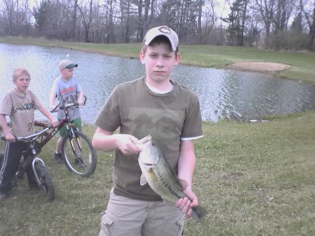 Ohio Pond Stocking with the Georgia Giant Bluegill | Ohio Sportsman ...